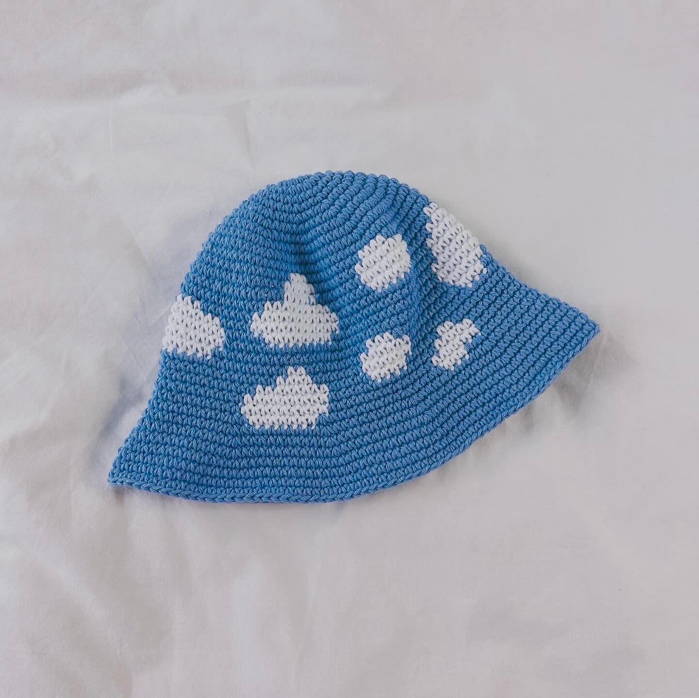 Head in the Clouds Bucket Hat-Muster